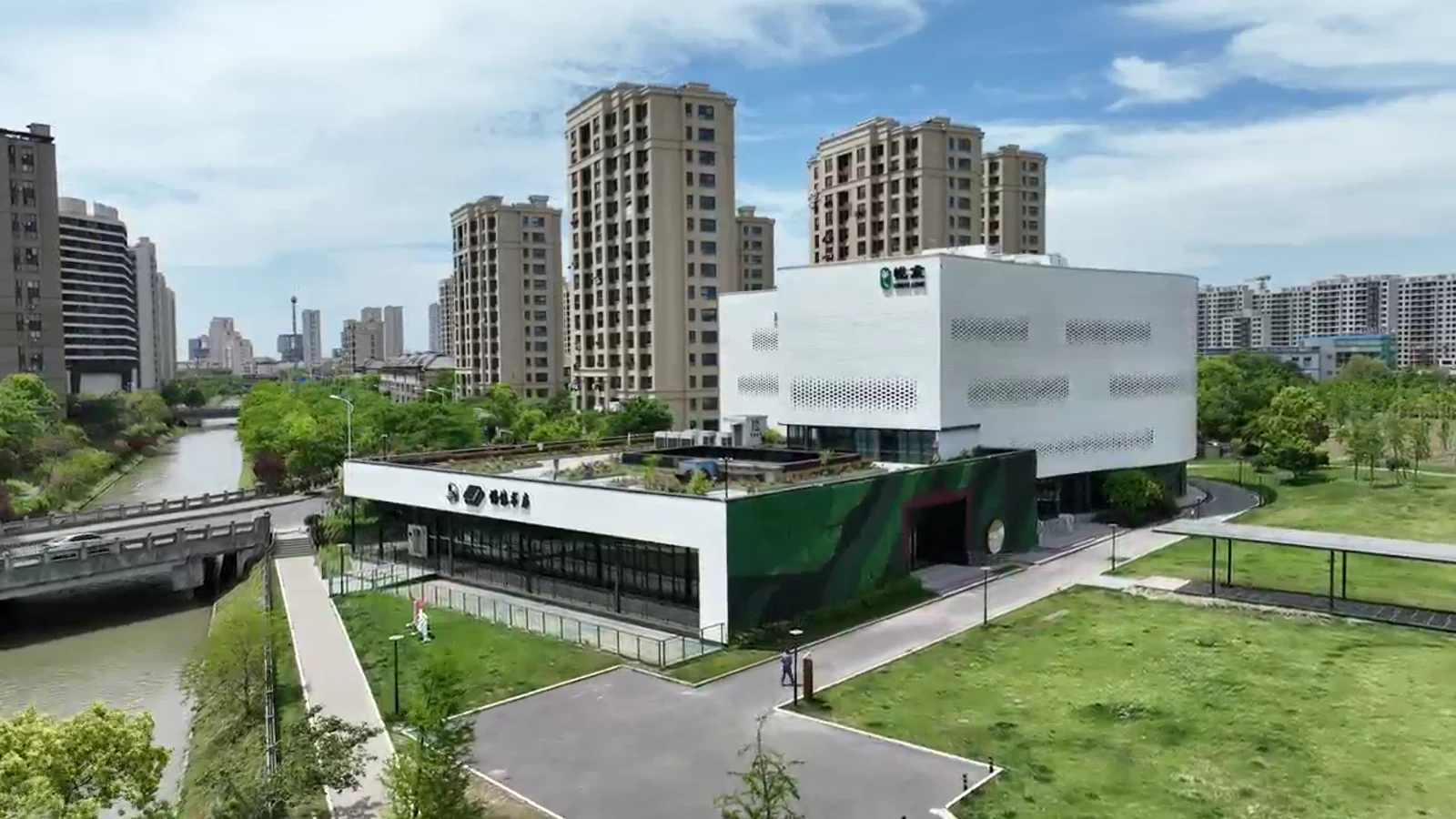 上海市奉贤区浦星公路5918号办公地所建筑及周边